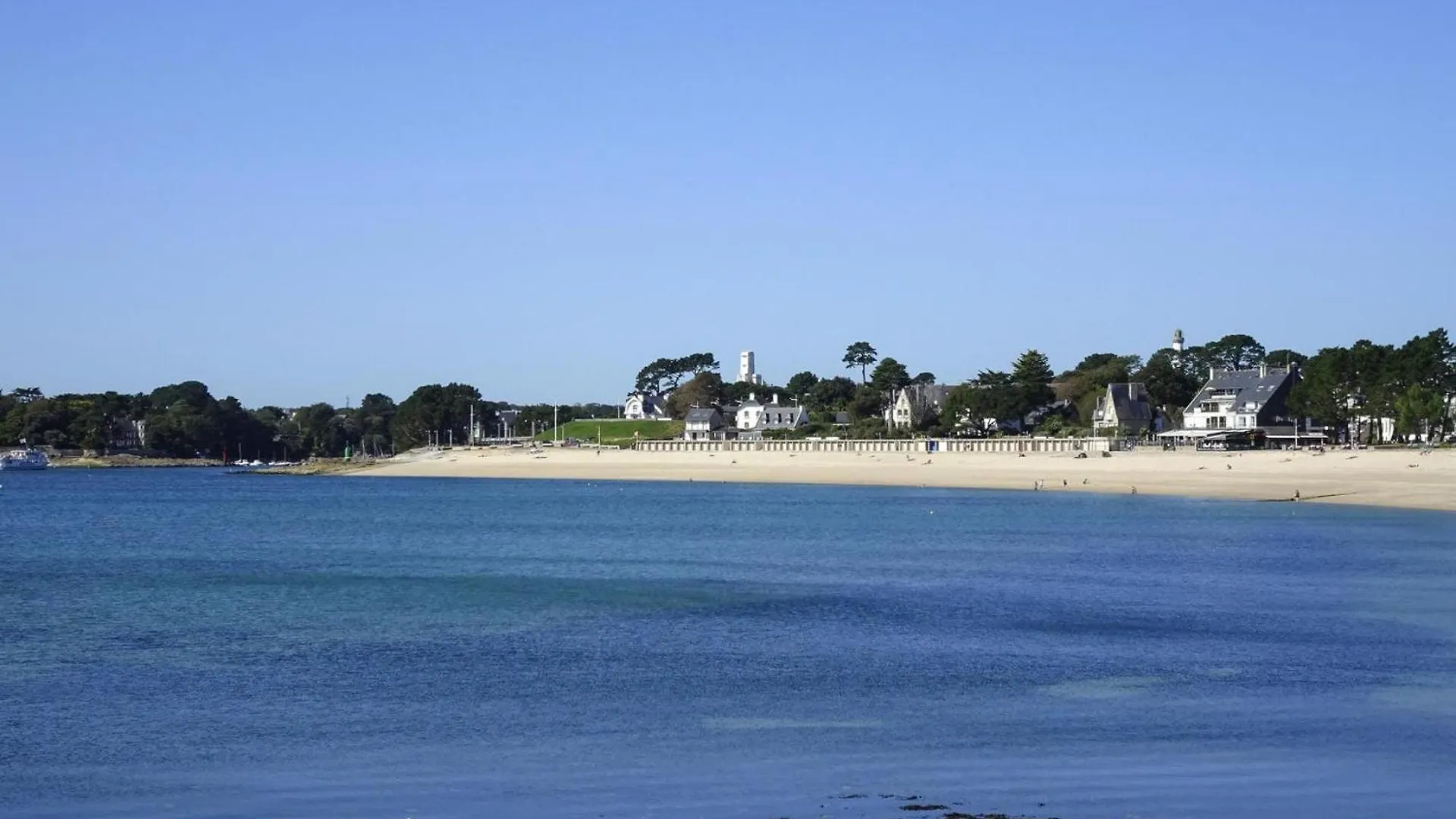 Holiday home Semi-Detached House In The Castle Park, Benodet Villa France
