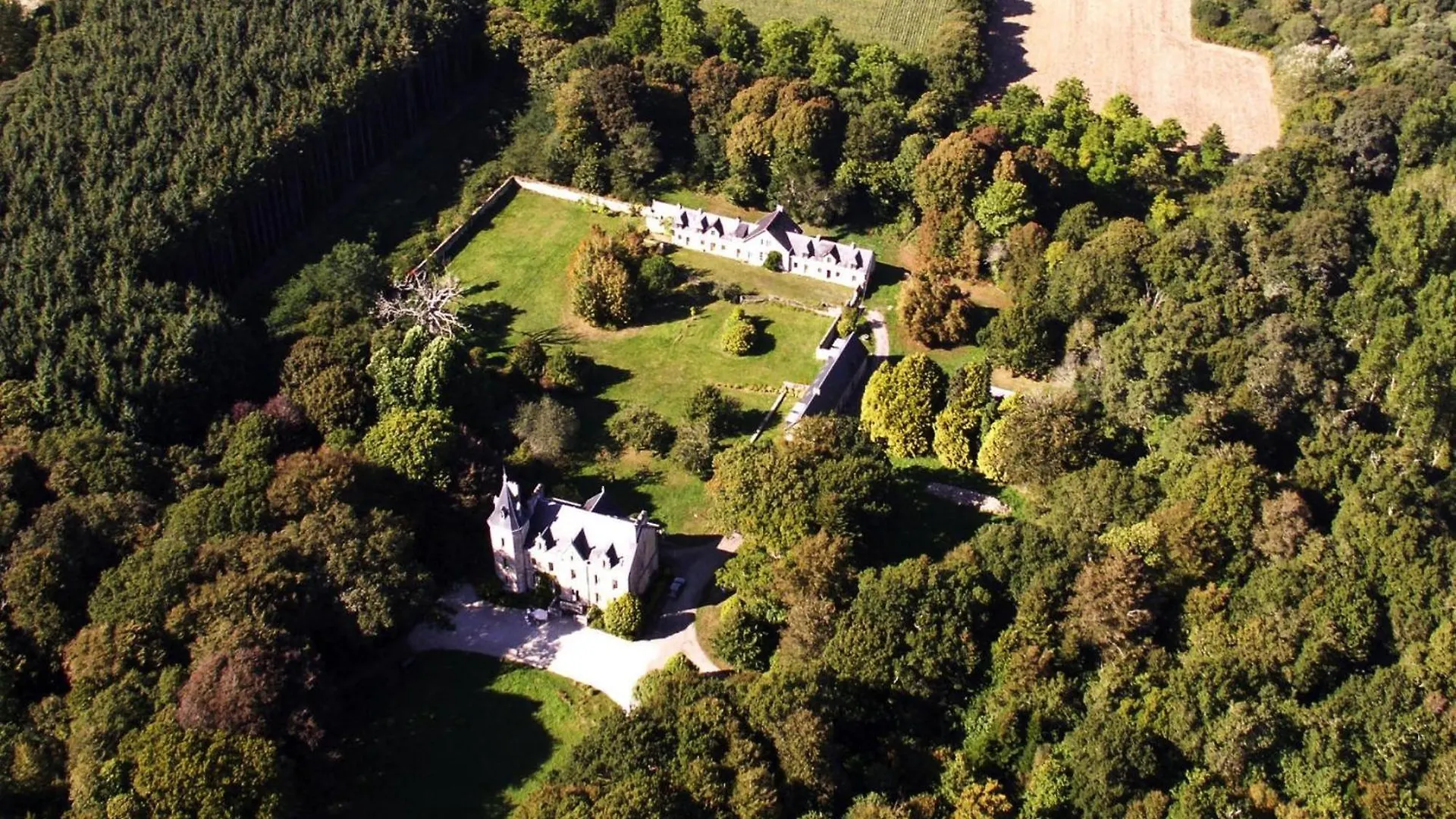Holiday home Semi-Detached House In The Castle Park, Benodet Villa
