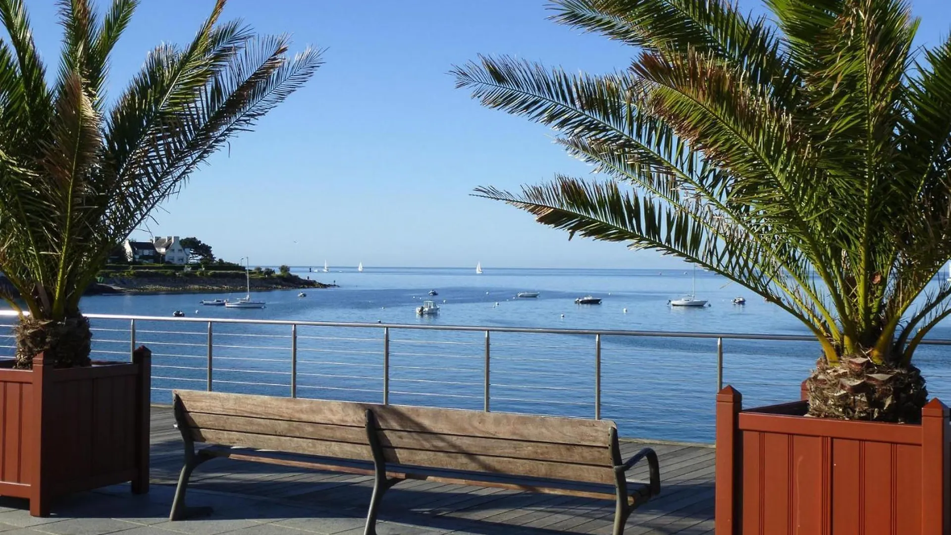 Semi-Detached House In The Castle Park, Benodet Villa France